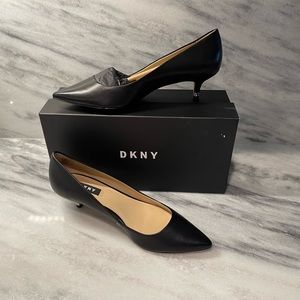 NIB - DKNY - Diana Kitten Heel Pump- Black Sheep Napa Leather / Size 8